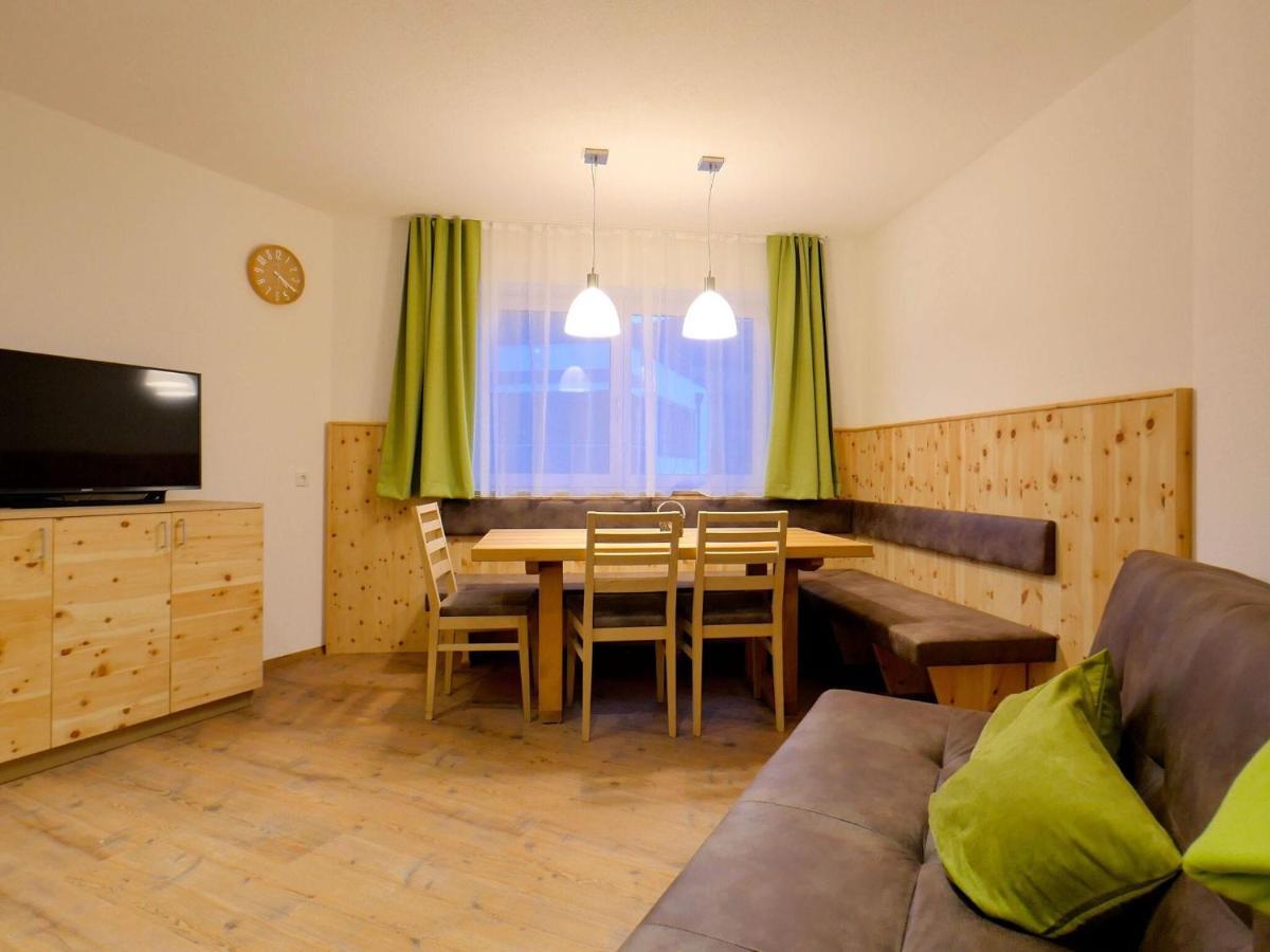Top Holiday Flat In Fuegen Near The Ski Area 外观 照片